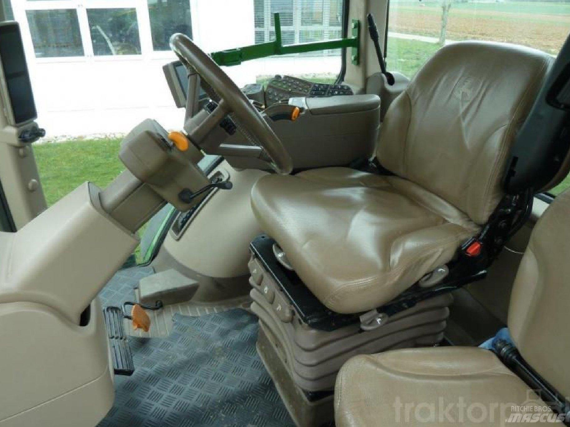 John Deere 7230R 트랙터