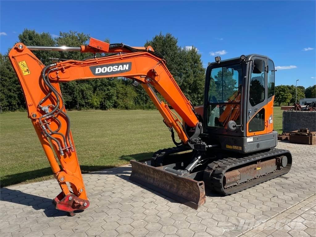 Doosan DX63-3 소형 굴삭기 7톤 미만