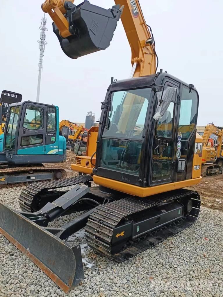 CAT 307 대형 굴삭기 29톤 이상