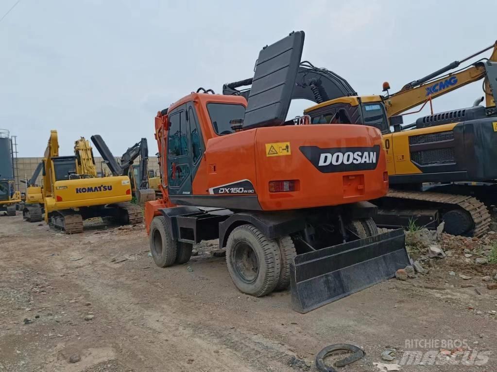 Doosan 150 W  휠 굴삭기