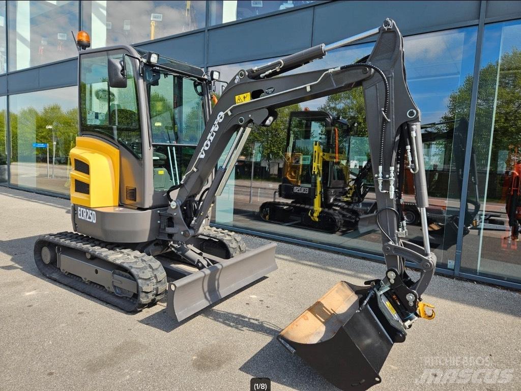 Volvo ECR 25 소형 굴삭기 7톤 미만