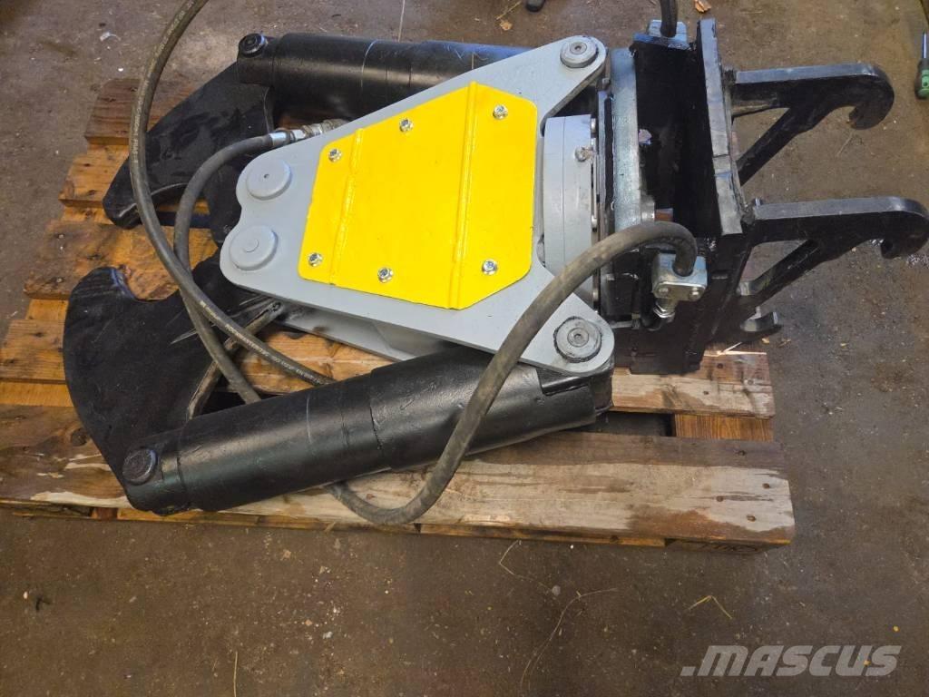 Brokk CC400 절단기