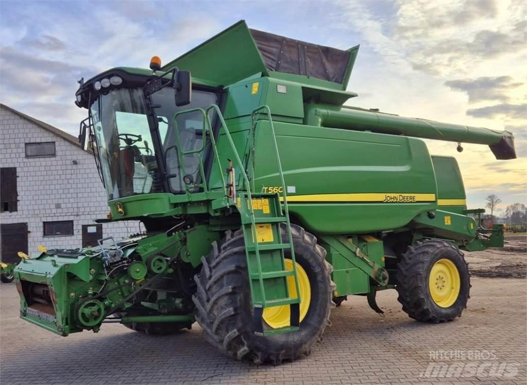 John Deere T560 콤바인 수확기