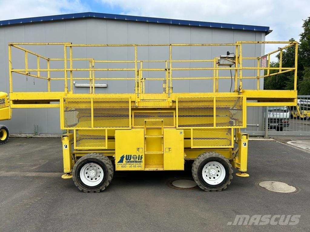 SkyJack SJ 8841 RT 가위형 리프트