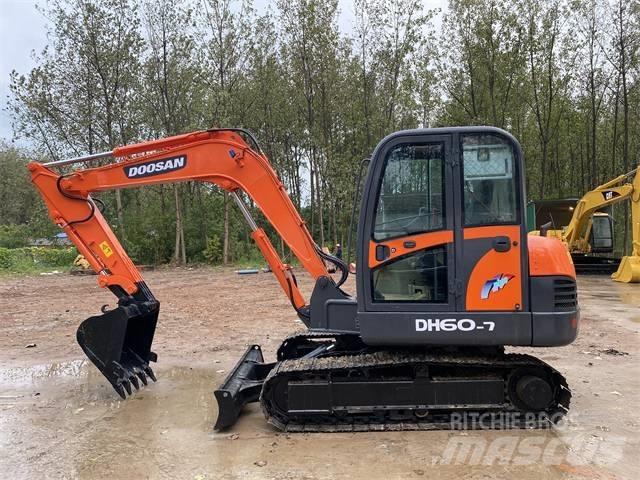 Doosan DH60-7 소형 굴삭기 7톤 미만