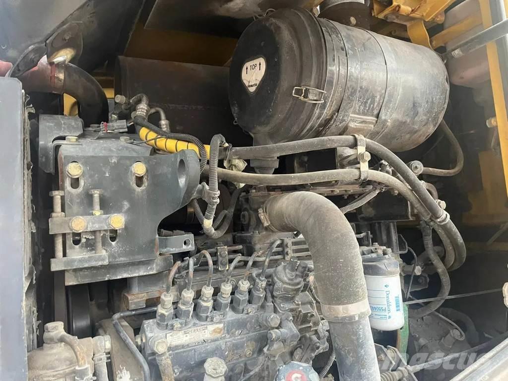 Komatsu WA250-5  휠로우더