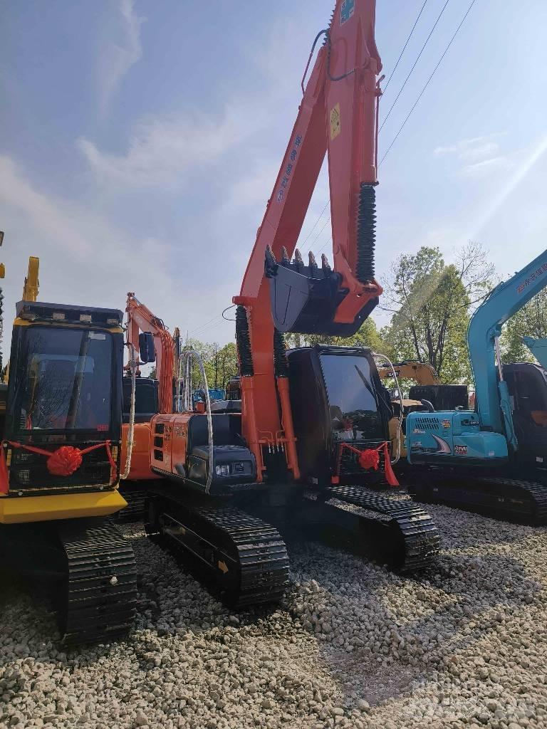 Hitachi ZX 120 대형 굴삭기 29톤 이상