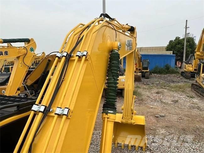 Komatsu PC 240 대형 굴삭기 29톤 이상