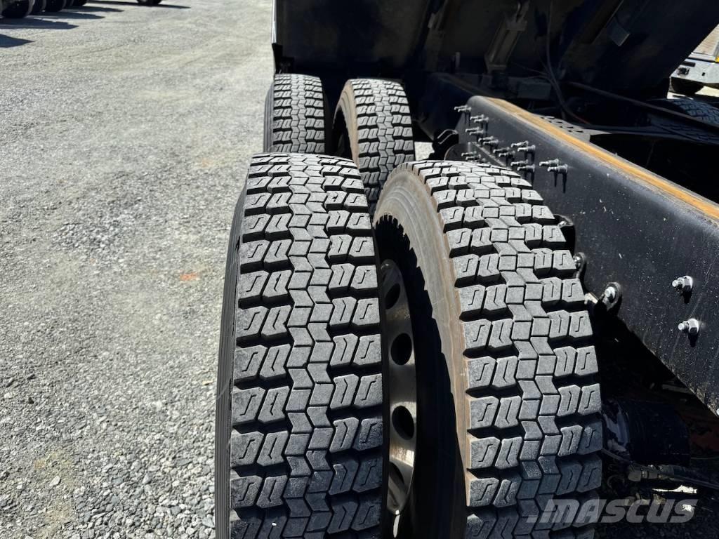 Mack Granite 84FR 덤프 트럭