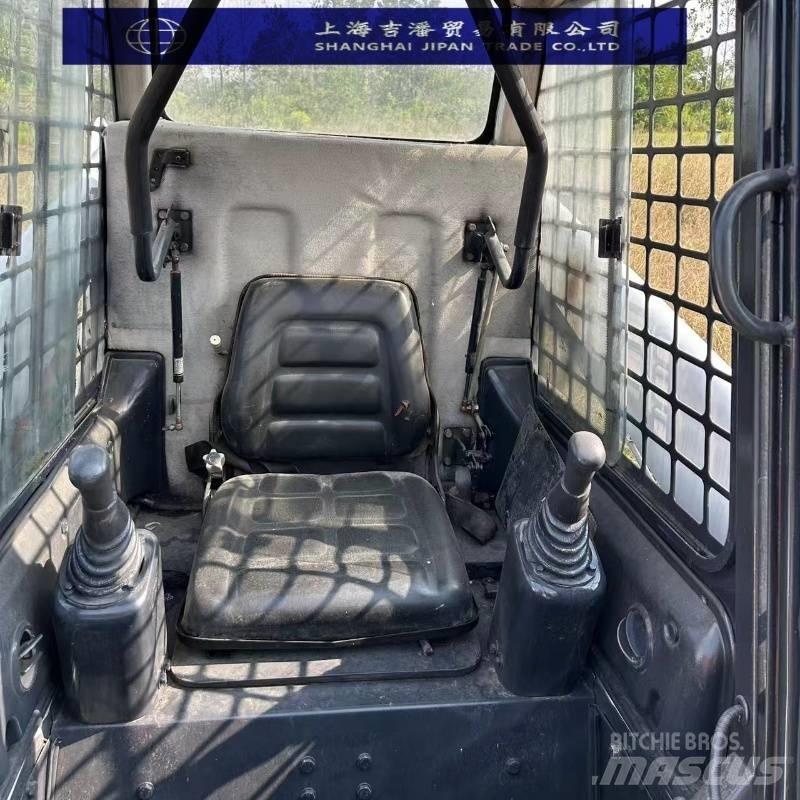 Bobcat S 590  스키드로더