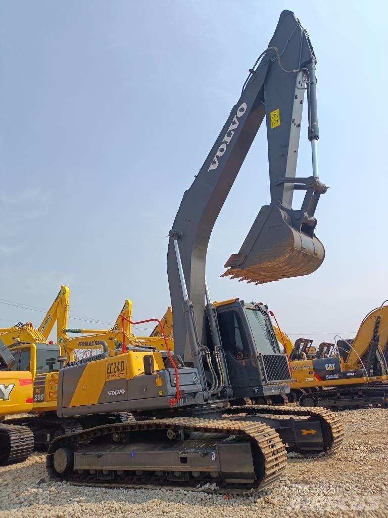 Volvo EC 240 대형 굴삭기 29톤 이상