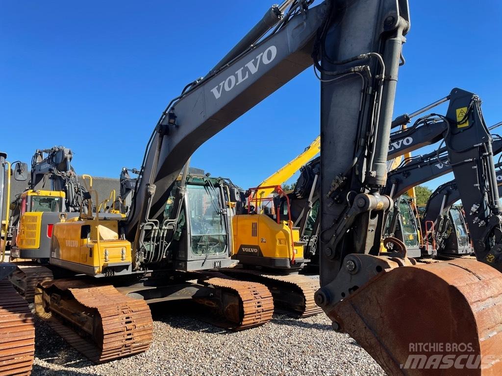 Volvo EC210C 대형 굴삭기 29톤 이상