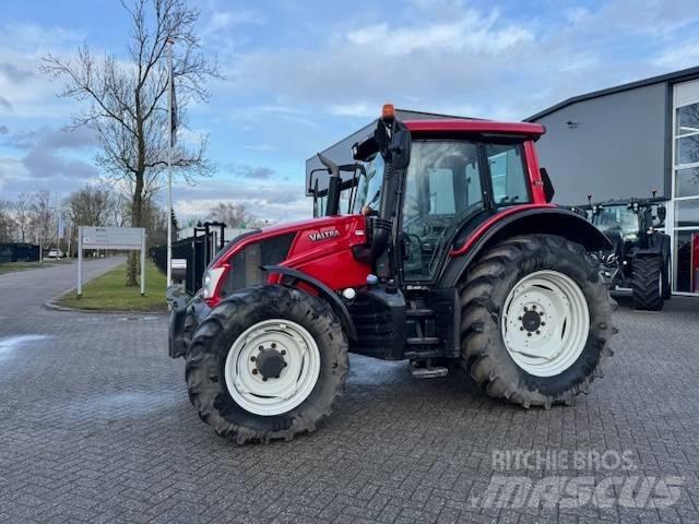 Valtra N123 Hitech5 트랙터