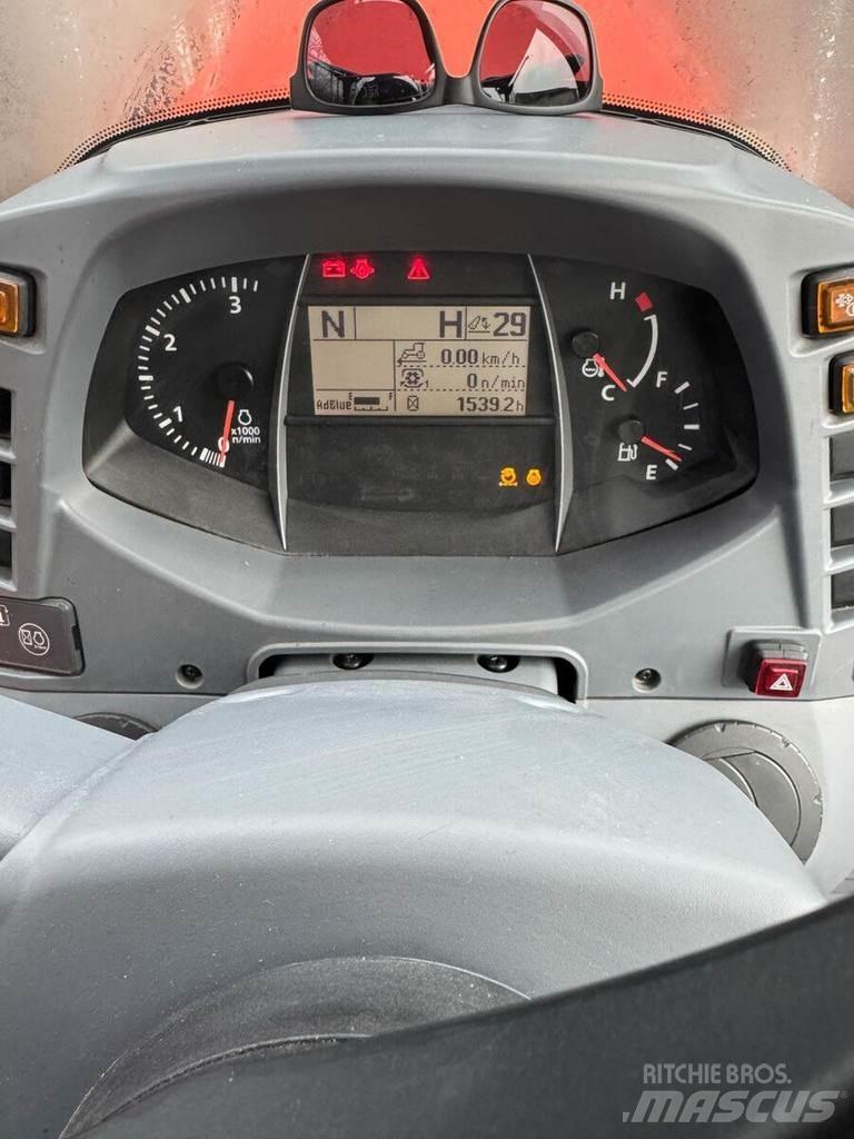 Kubota M135GX 트랙터