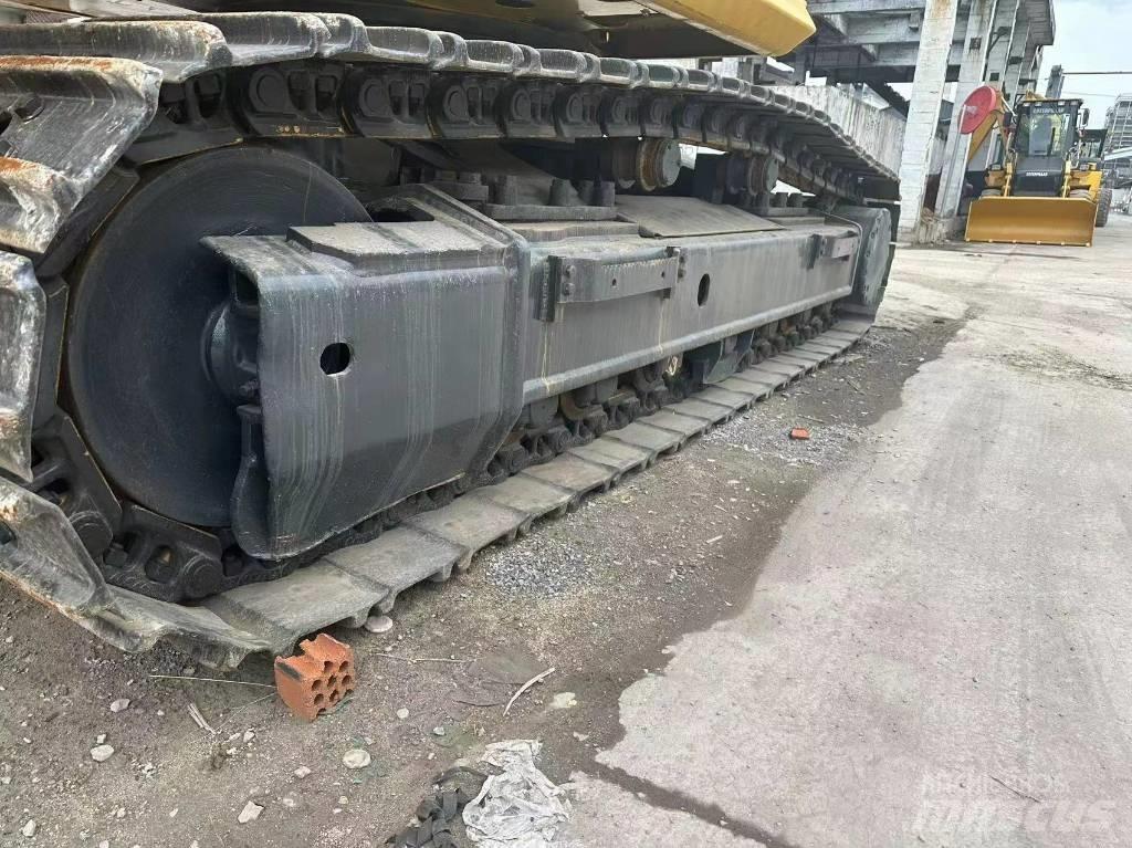 Komatsu PC 450 대형 굴삭기 29톤 이상
