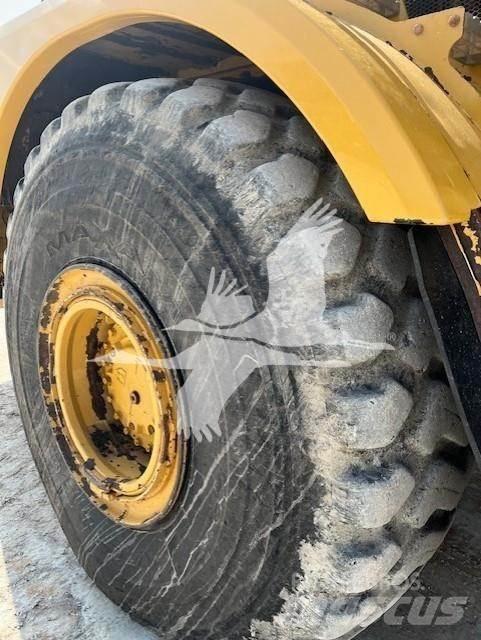 CAT 740B 연결식 홀러