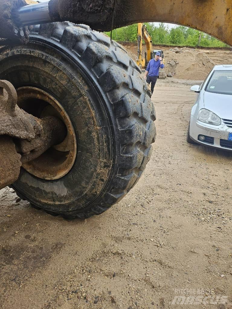 Komatsu WA 470  휠로우더