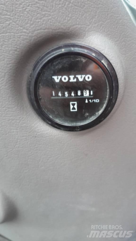 Volvo EC 300 D L 대형 굴삭기 29톤 이상