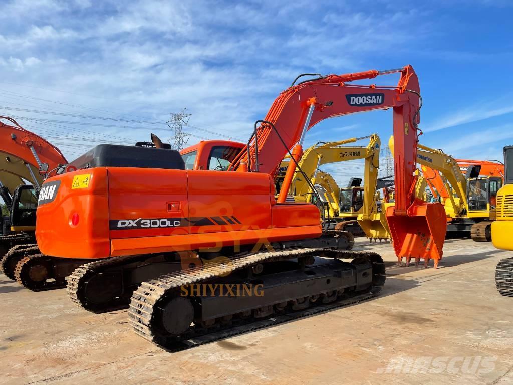 Doosan DX 300LC-9C 대형 굴삭기 29톤 이상