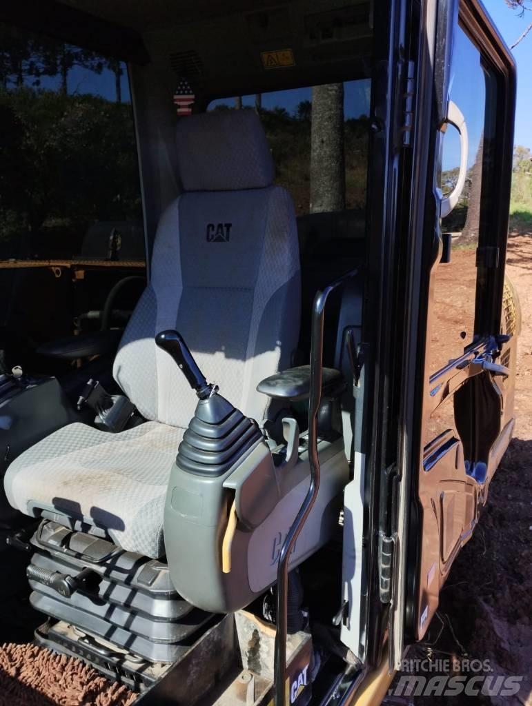 CAT 320D2 대형 굴삭기 29톤 이상