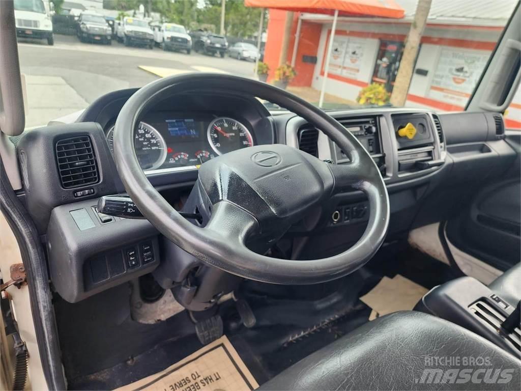 Hino 338 탑차 트럭
