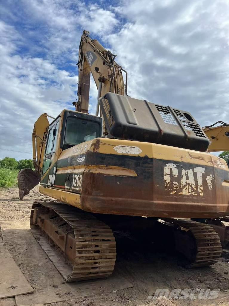 CAT 320BL 대형 굴삭기 29톤 이상