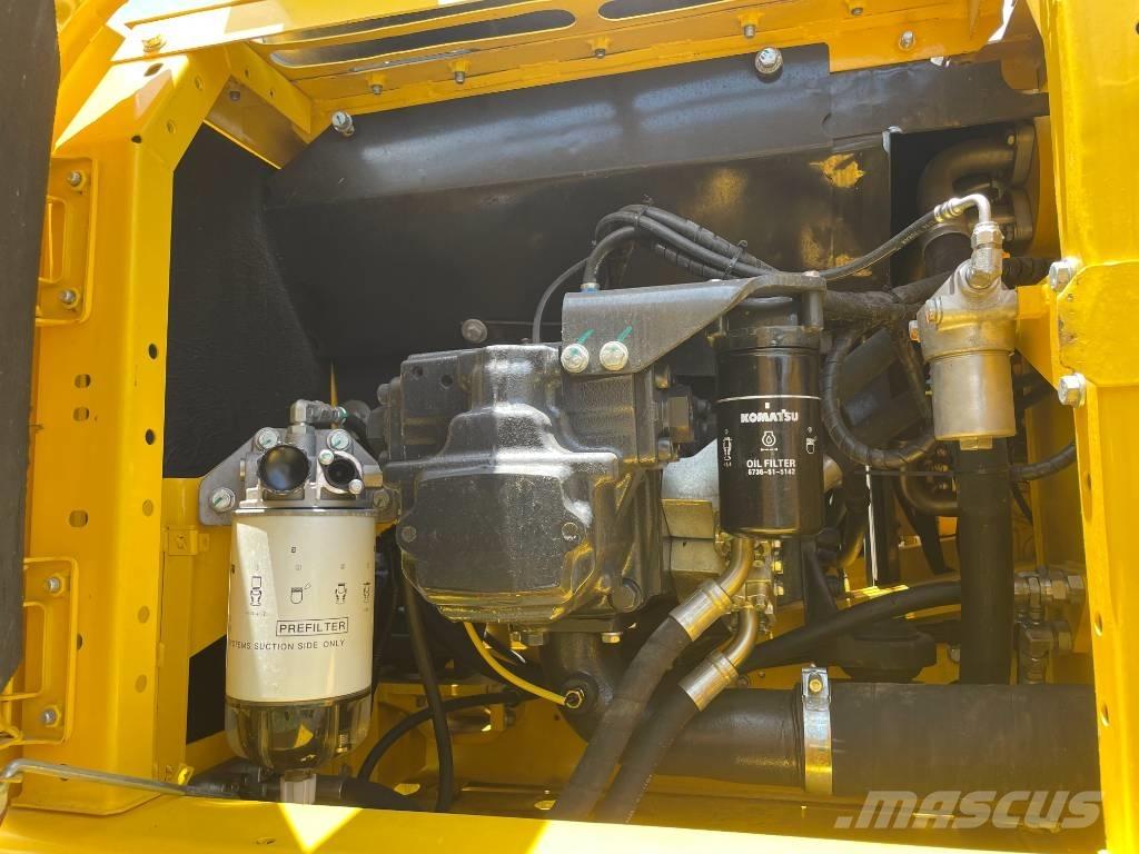 Komatsu PC 220 대형 굴삭기 29톤 이상