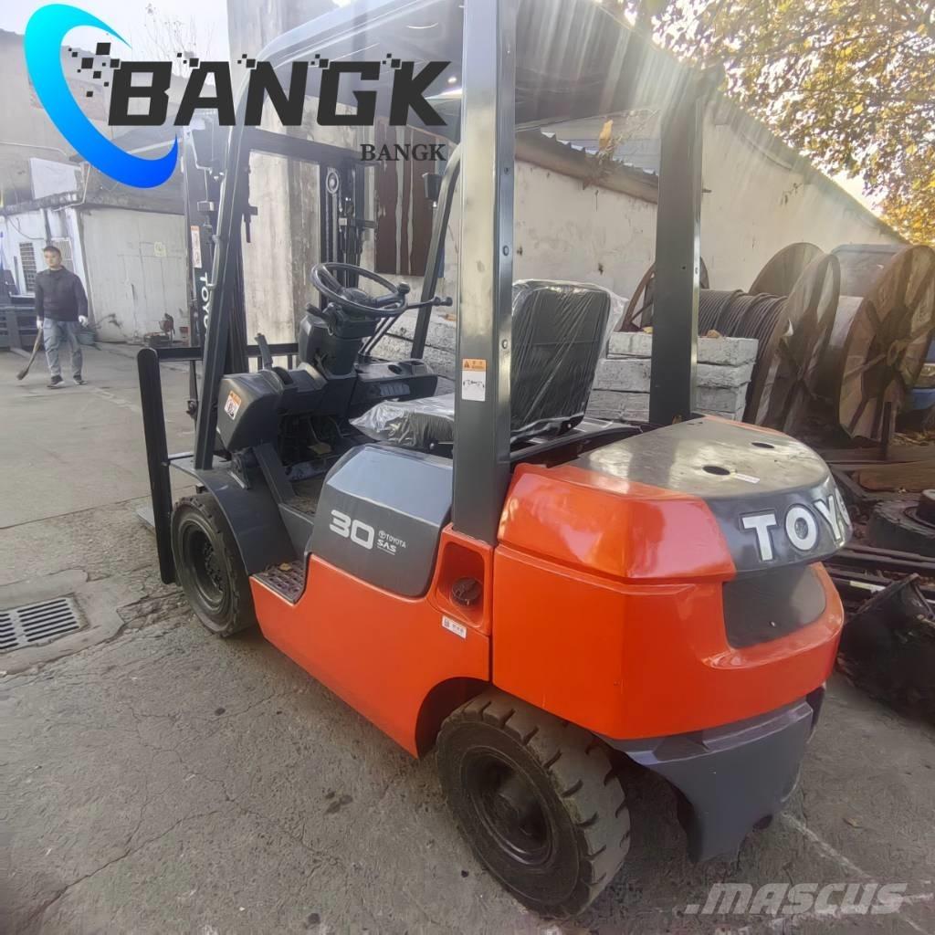 Toyota 7F30 디젤 지게차