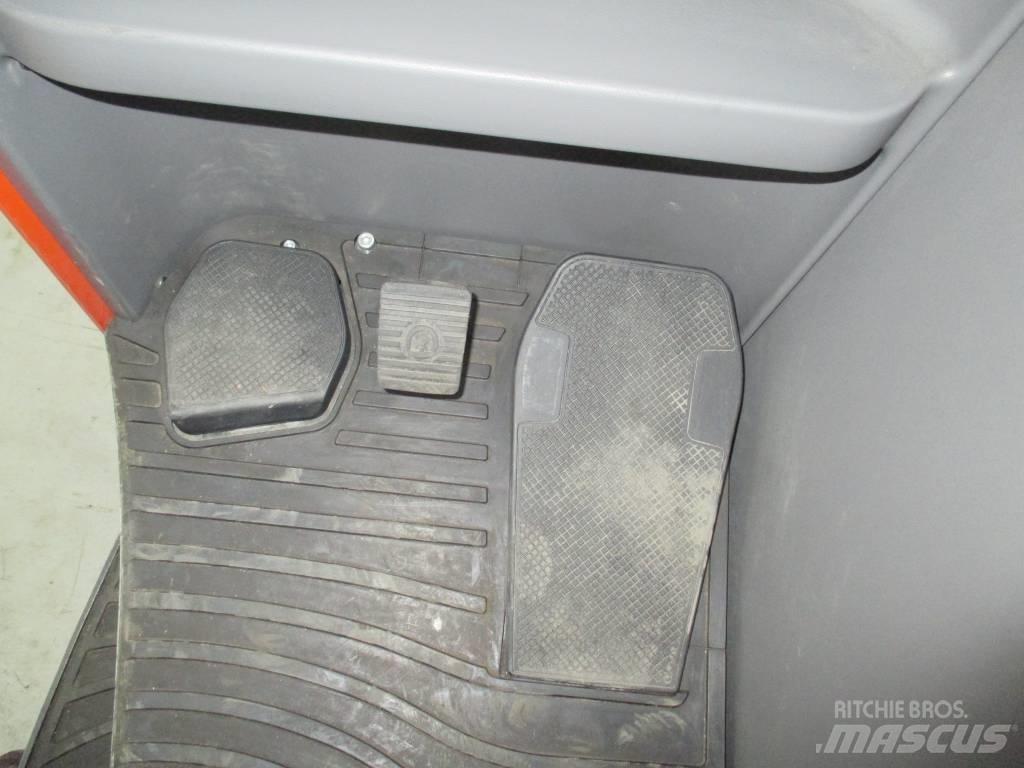 Linde R20F 4방향 리치트럭