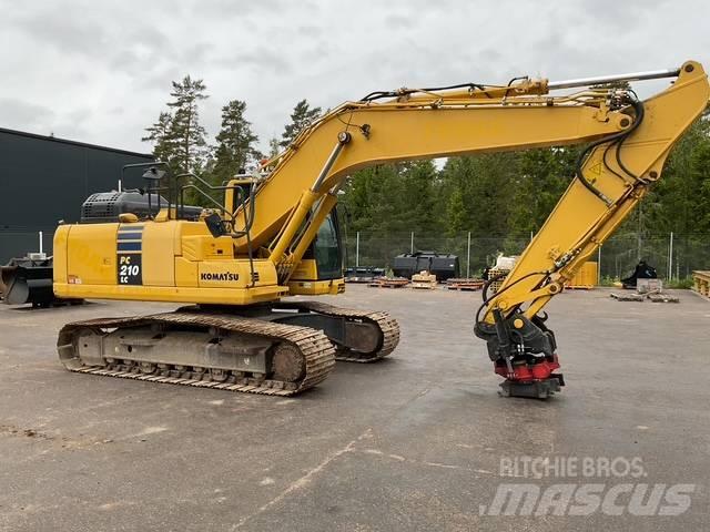 Komatsu PC210 대형 굴삭기 29톤 이상