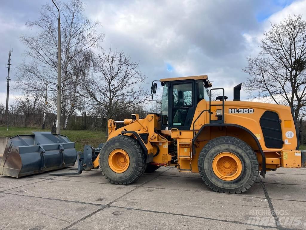 Hyundai HL 960  휠로우더
