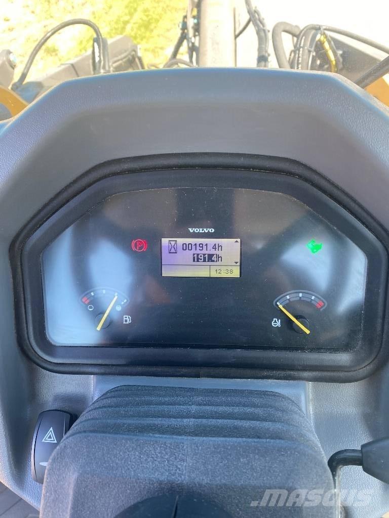 Volvo L30GS  휠로우더