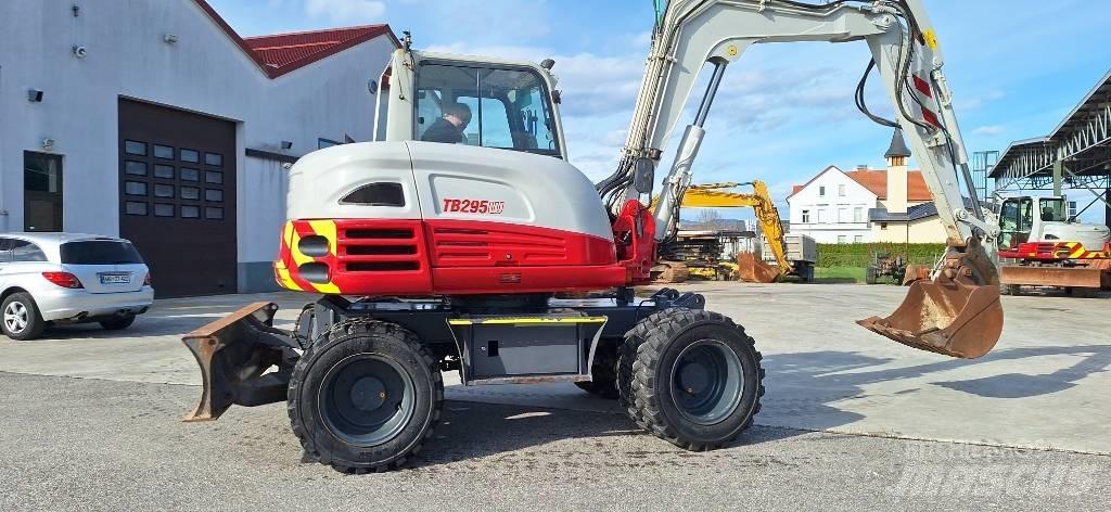 Takeuchi TB 295W  휠 굴삭기
