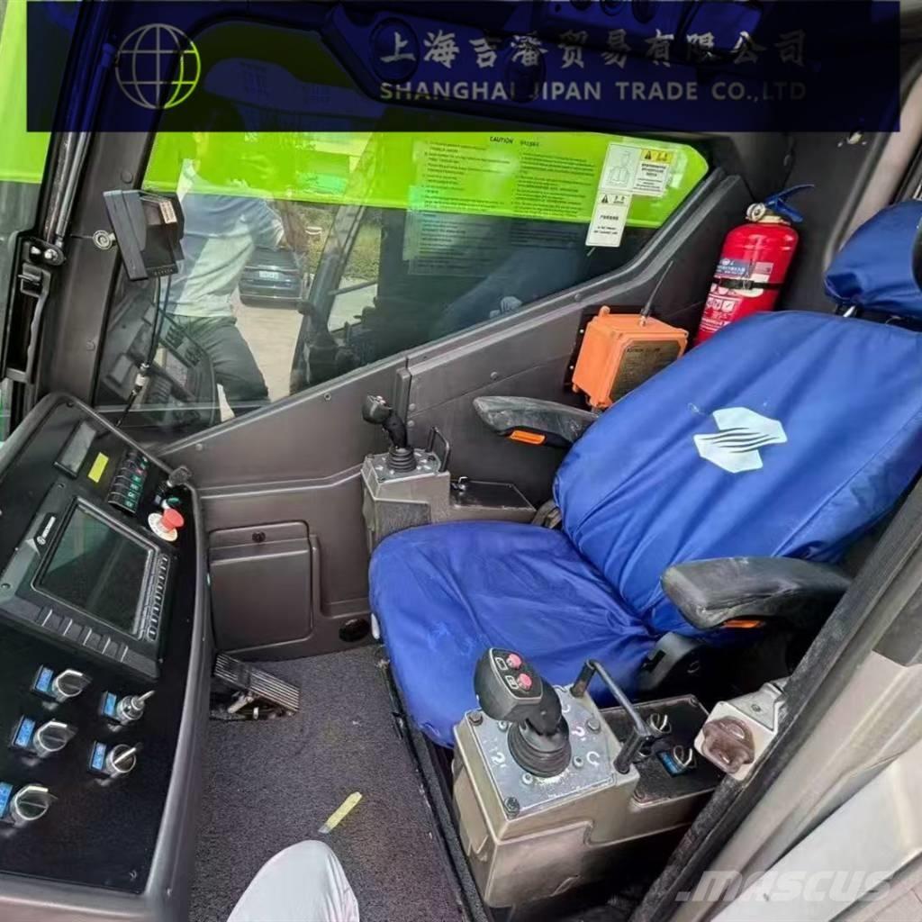 Zoomlion ZAT 2000 V7 A/T 크레인