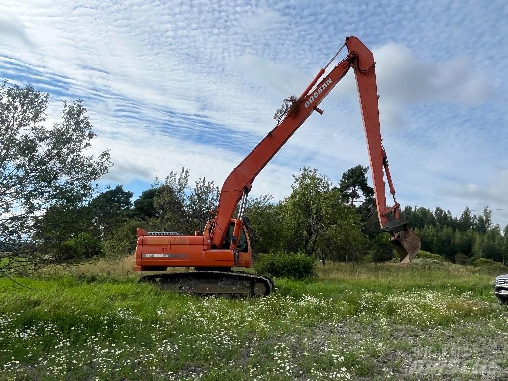 Doosan DX 225 LC 롱리치 굴삭기