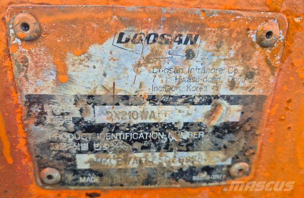 Doosan DX 210 WA  휠 굴삭기