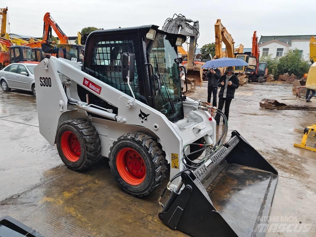 Bobcat S 300  스키드로더