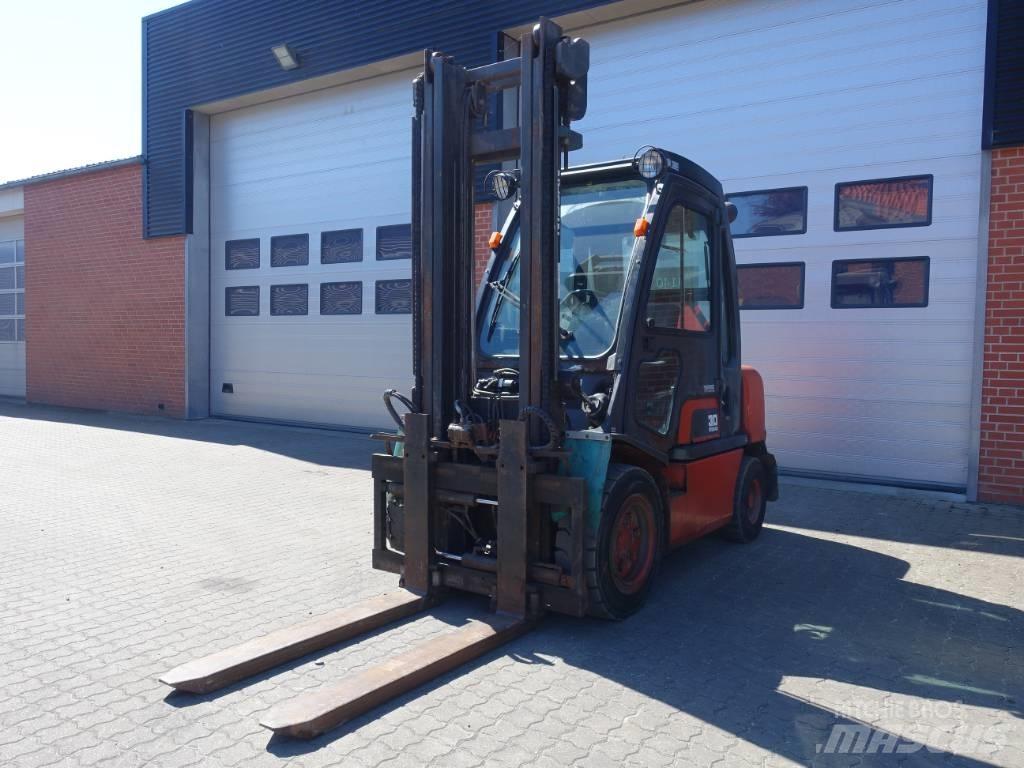 Nissan FGD 02A30Q 디젤 지게차