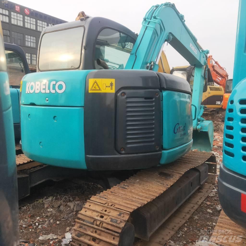 Kobelco SK 70 SR 중형굴삭기 7톤-28톤