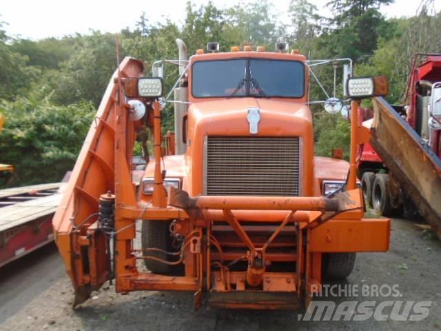 Kenworth T 400 제설 블레이드 및 제설기