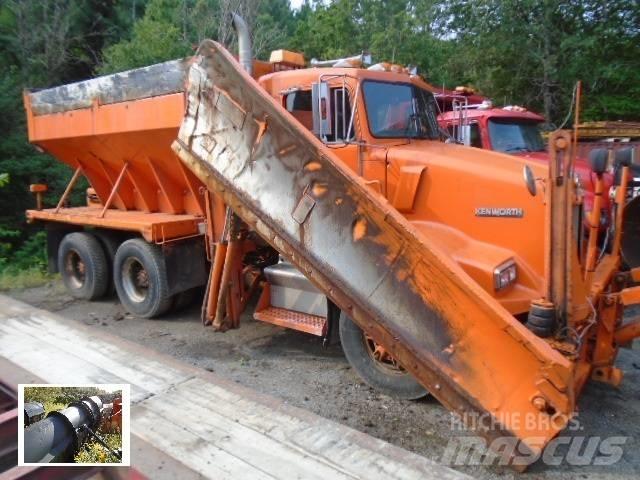 Kenworth T 400 제설 블레이드 및 제설기