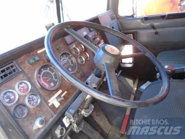 Kenworth T 400 제설 블레이드 및 제설기
