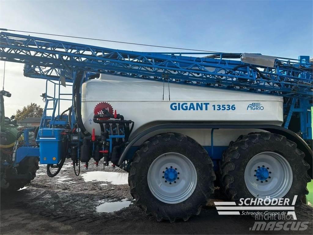 Agrio GIGANT 13500 견인형 분무기