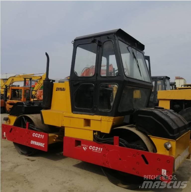 Dynapac CC 211 트윈 드럼 롤러