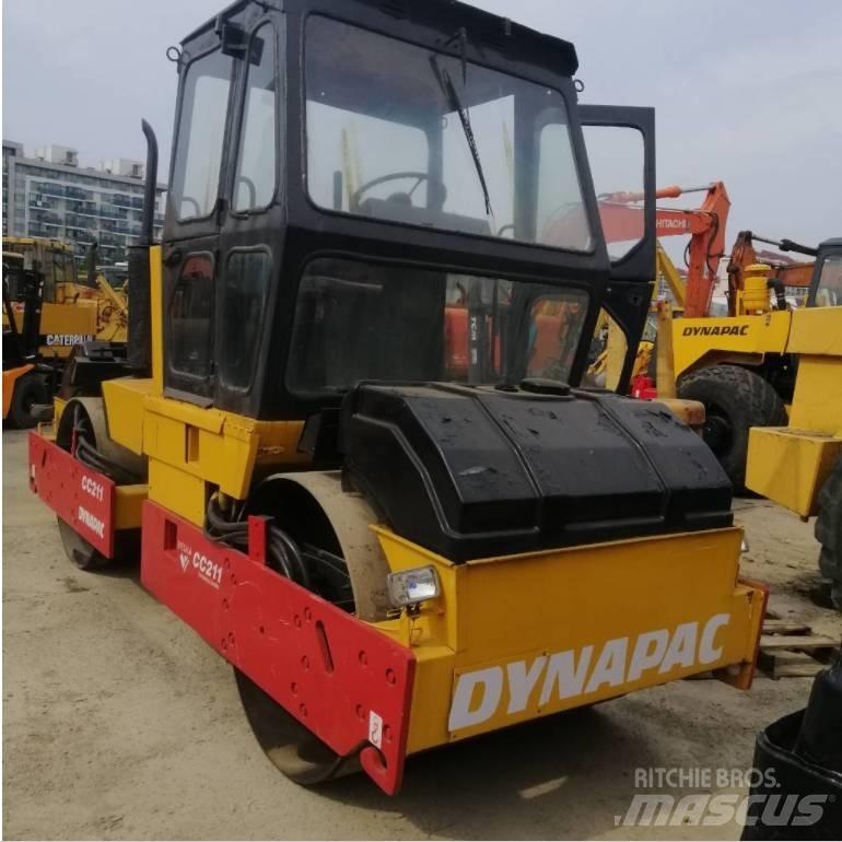 Dynapac CC 211 트윈 드럼 롤러