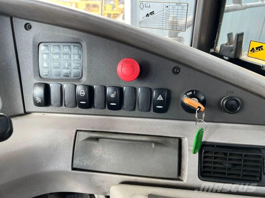 Volvo A35G 연결식 홀러