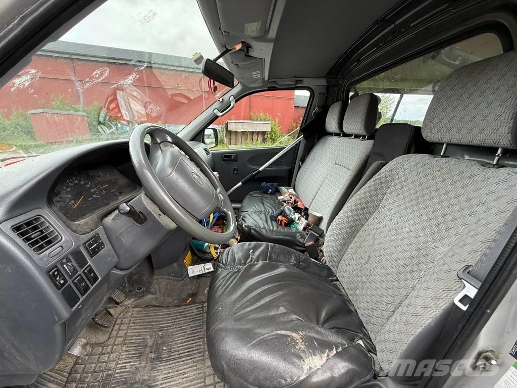 Toyota Hiace 4x4 패널 화물차