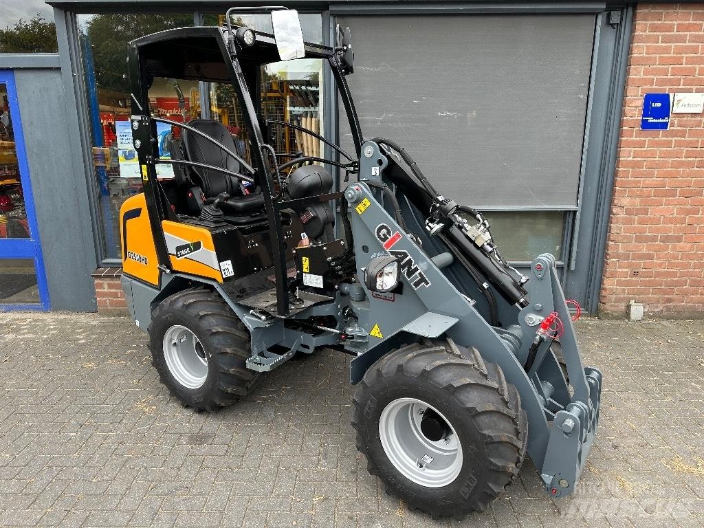 GiANT G2500HD 다목적 로더
