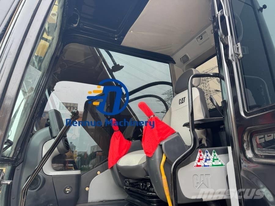CAT 320D2 대형 굴삭기 29톤 이상