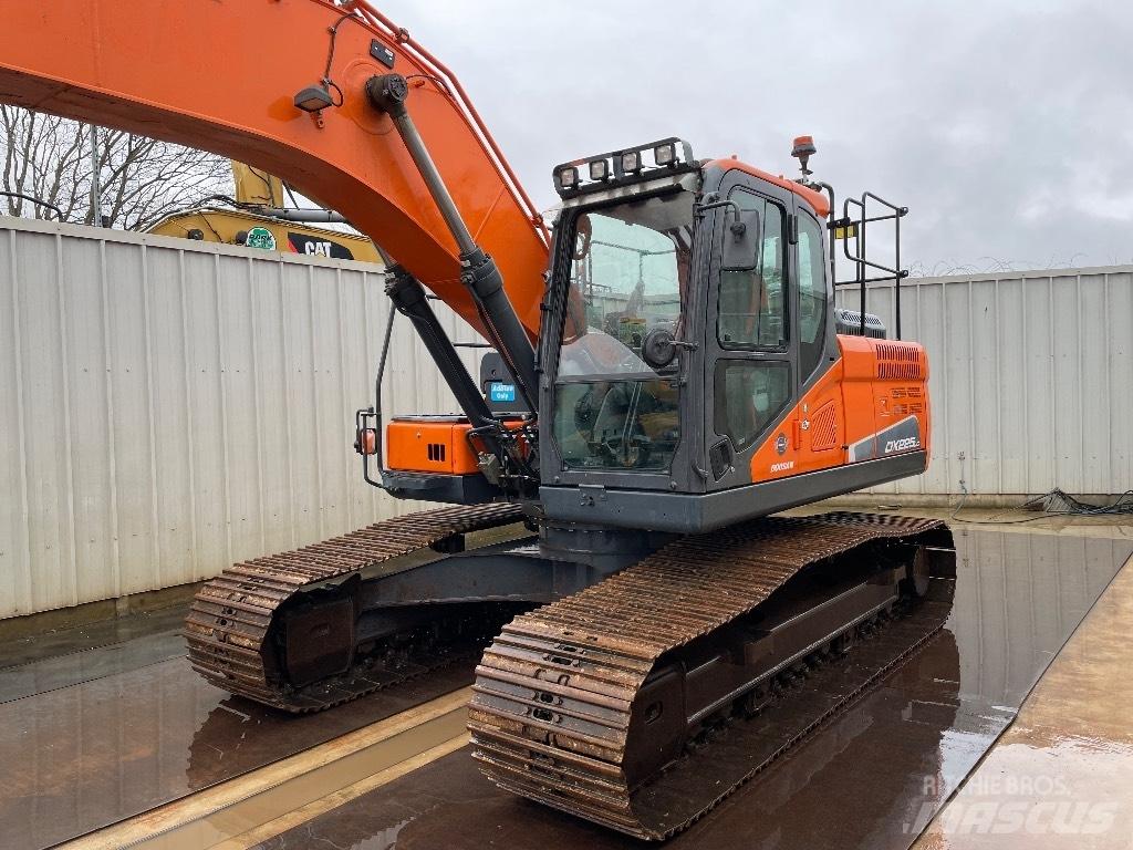 Doosan DX 225 LC-5 대형 굴삭기 29톤 이상